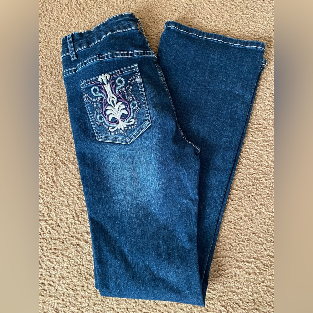 NWOT Shein stretch boot cut jeans in Sz. Medium.